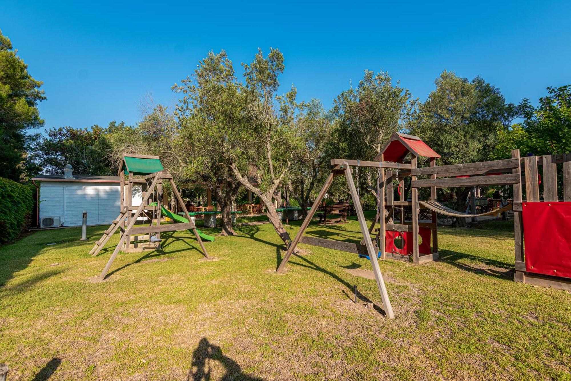 Bio Agriturismo Salos Alimini Eksteriør billede